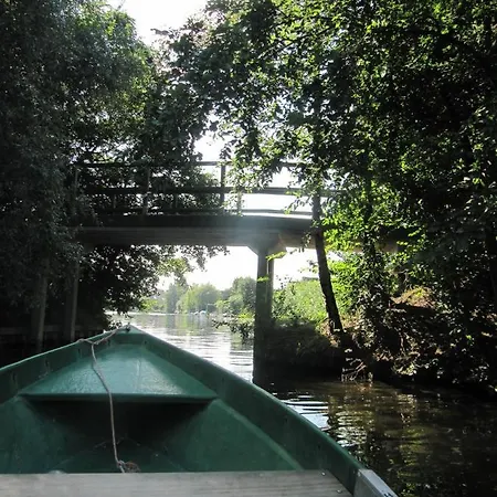 شاليه Carpe Diem Houseboat *