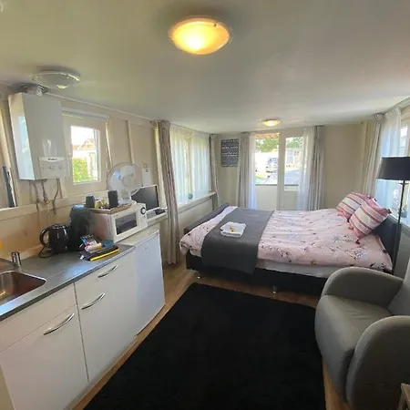 Carpe Diem Houseboat *